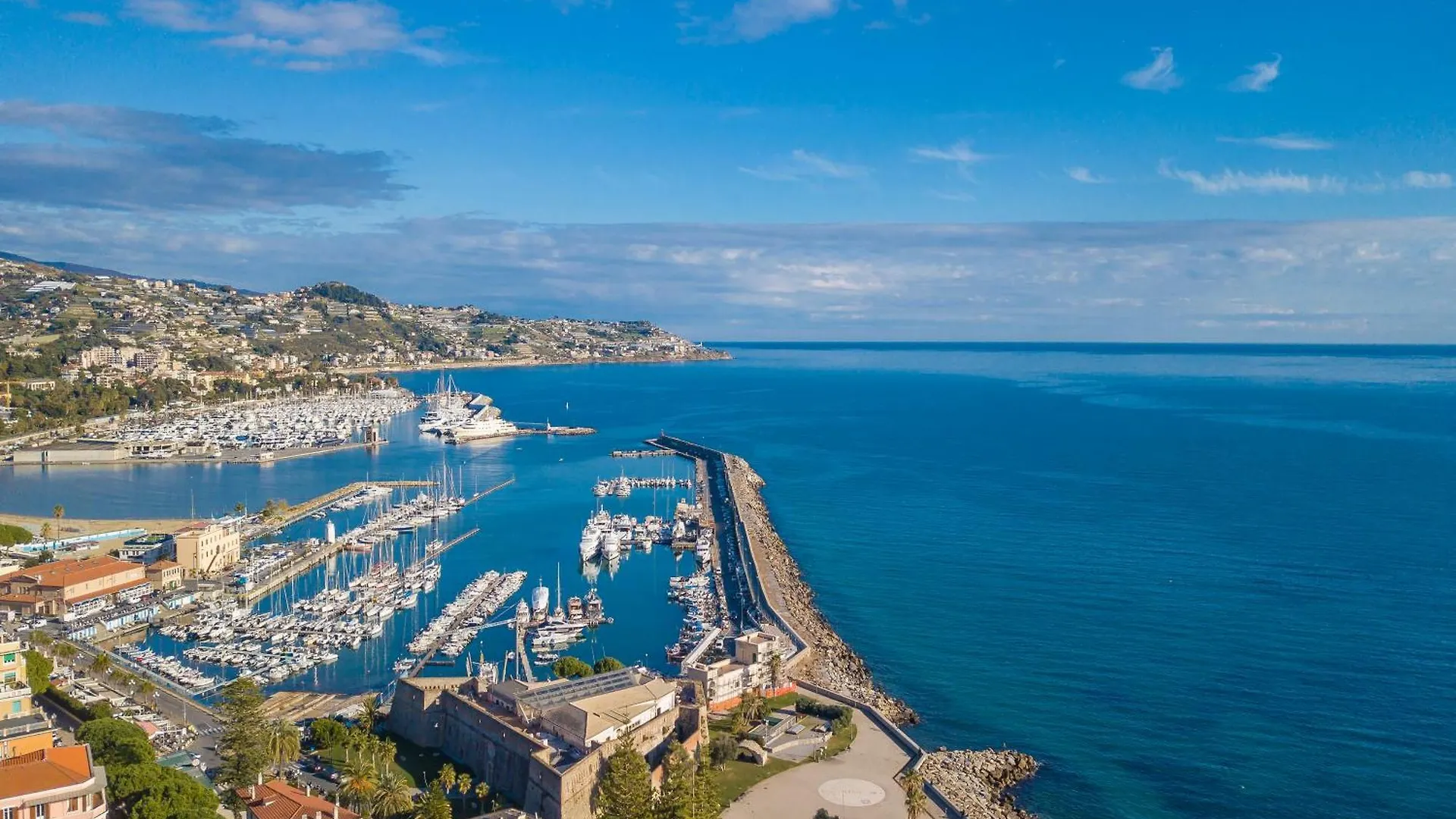 Apartment Le Petit Bijoux De La Pigna - Happy Rentals Sanremo