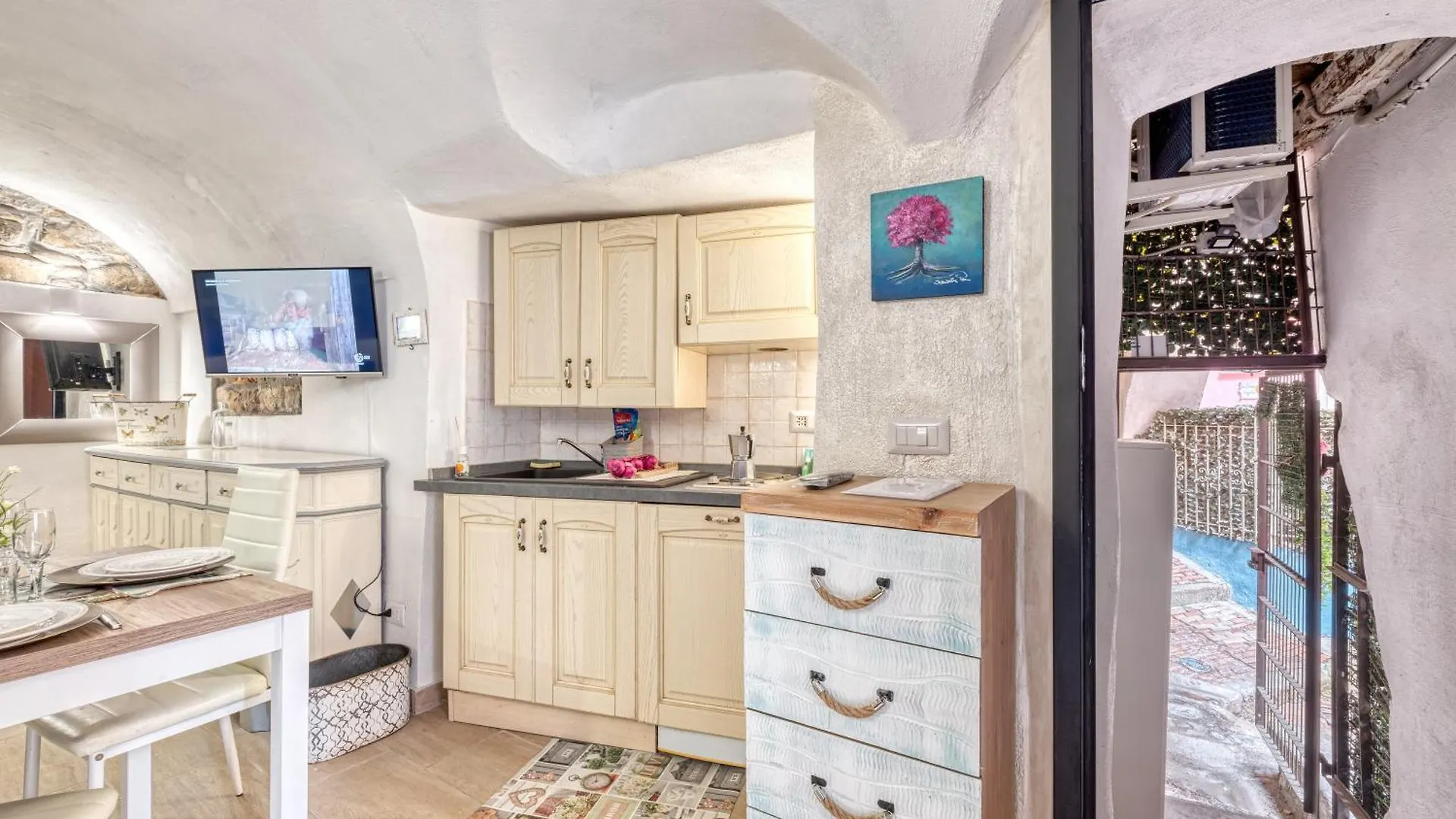 Apartment Le Petit Bijoux De La Pigna - Happy Rentals Sanremo Italy